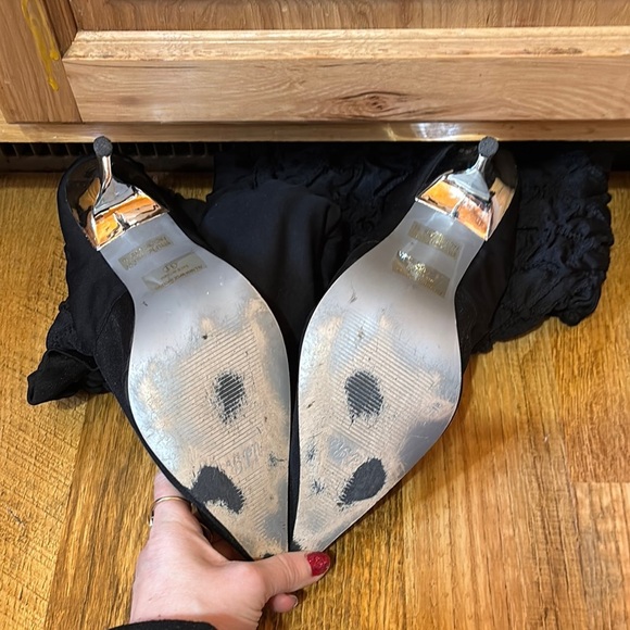 Wild Rose Black Stiletto Heeled Boots with Ruched Design - Picture 7 of 8